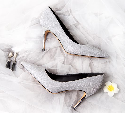 Sepatu hak pump store